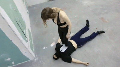 Mabel uses the robber like a doormat Mabel uses the robber like a doormat